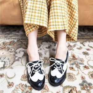 BAIT Footwear Remmy Black White Heeled Oxfords Size 8 Retro Vintage Heels Pumps